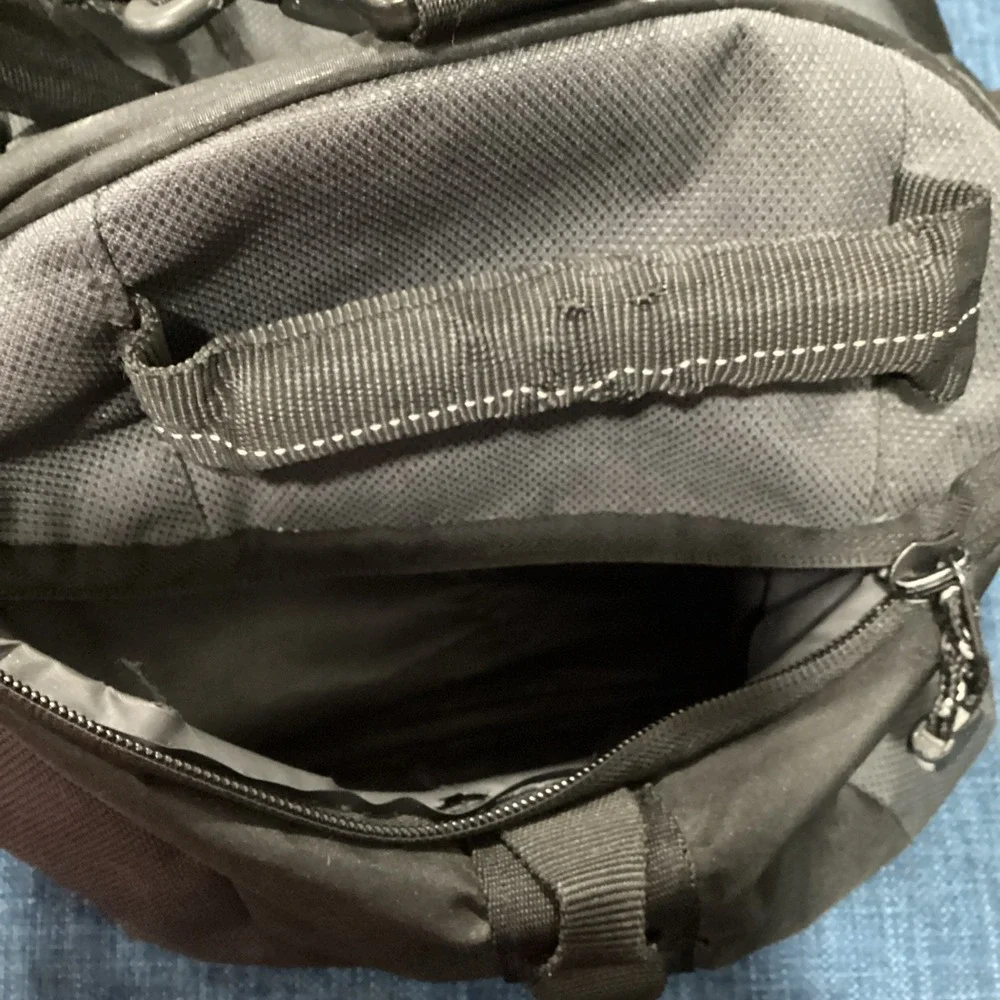 Eddie Bauer Duffle Bag Gym Bag w/ Strap Black  Travel Luggage